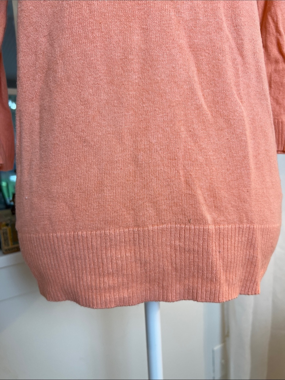 GAP Lightweight Scoop-Neck Sweater in Peach-Orange size medium. - Picture 3 of 7